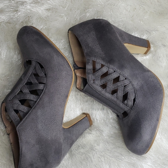 Boots - Picture 2 of 2